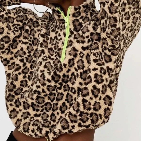 Urban Outfitters Fleece Crop Jumper Brown Beige Mix Leopard Print Neon Zip - Picture 3 of 14